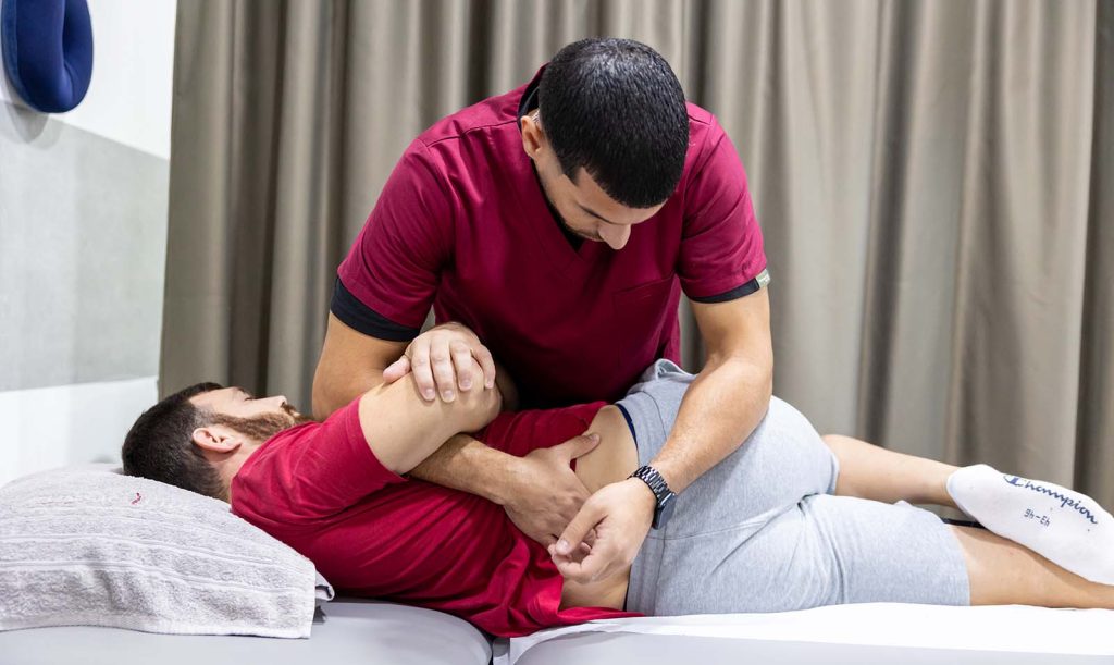 Hands-on physiotherapy session at Physiolife